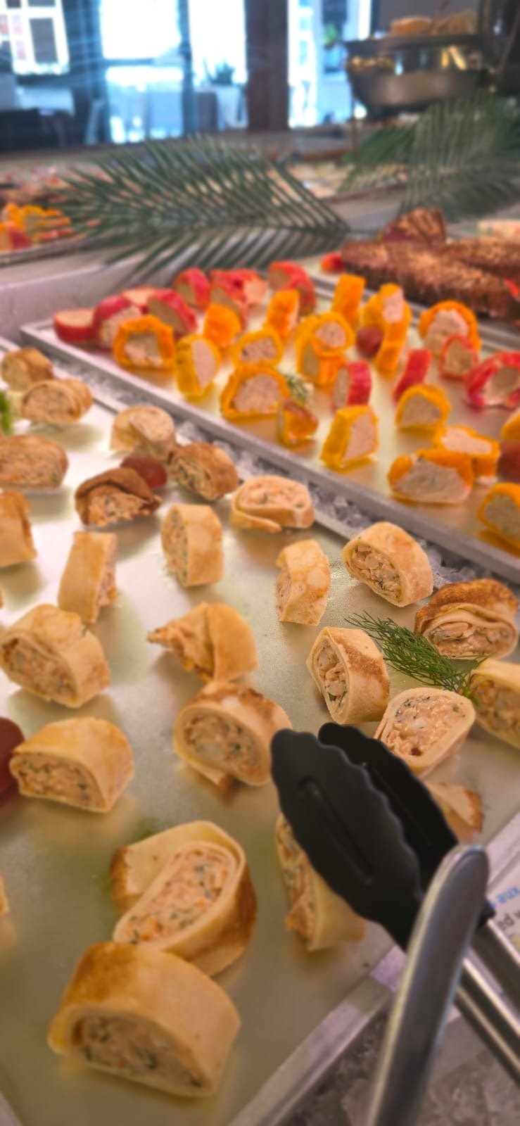Roulés de crêpes et piquillos farcis